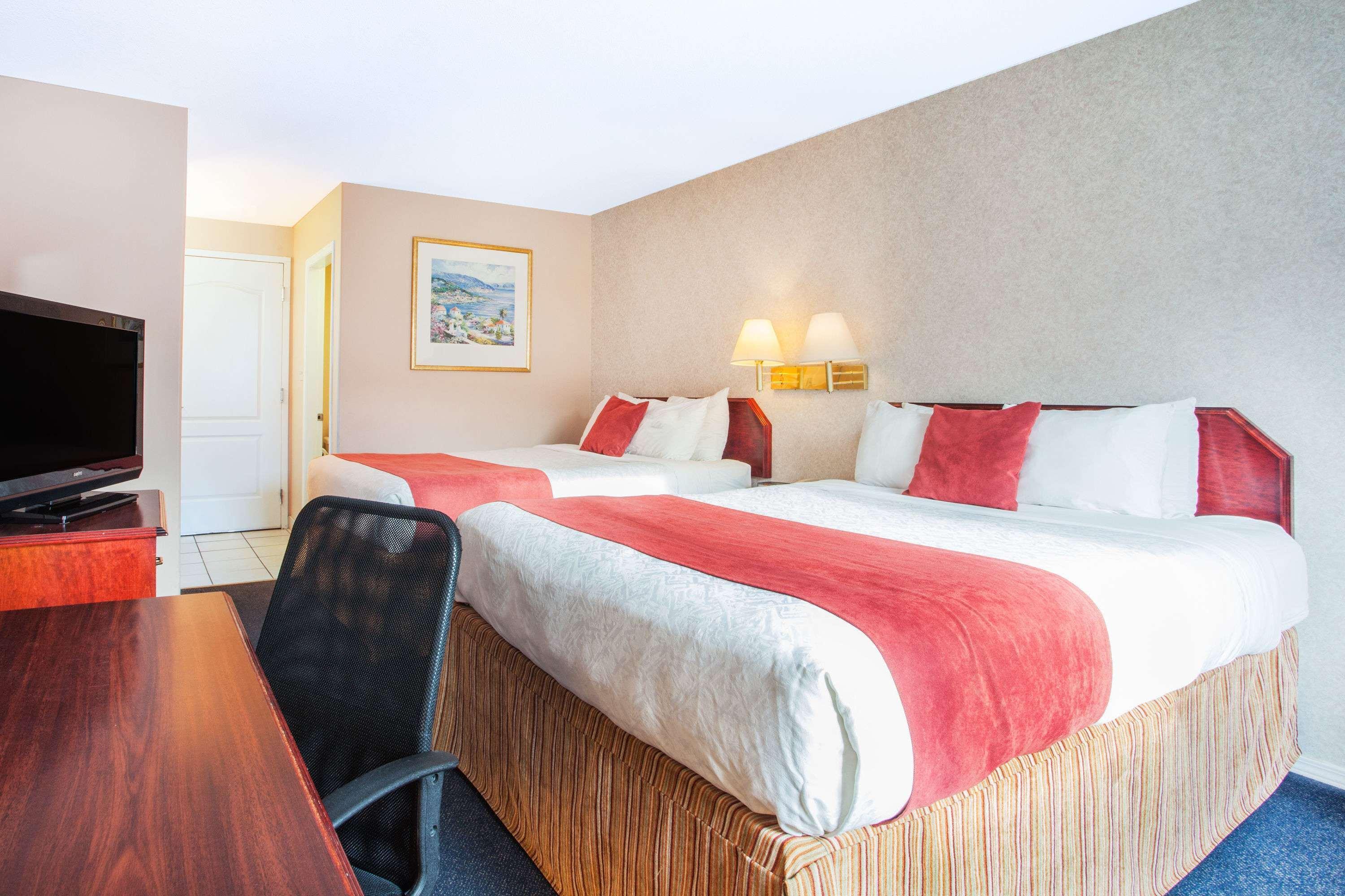 Hotel Ramada Limited 100 Mile House Exterior foto
