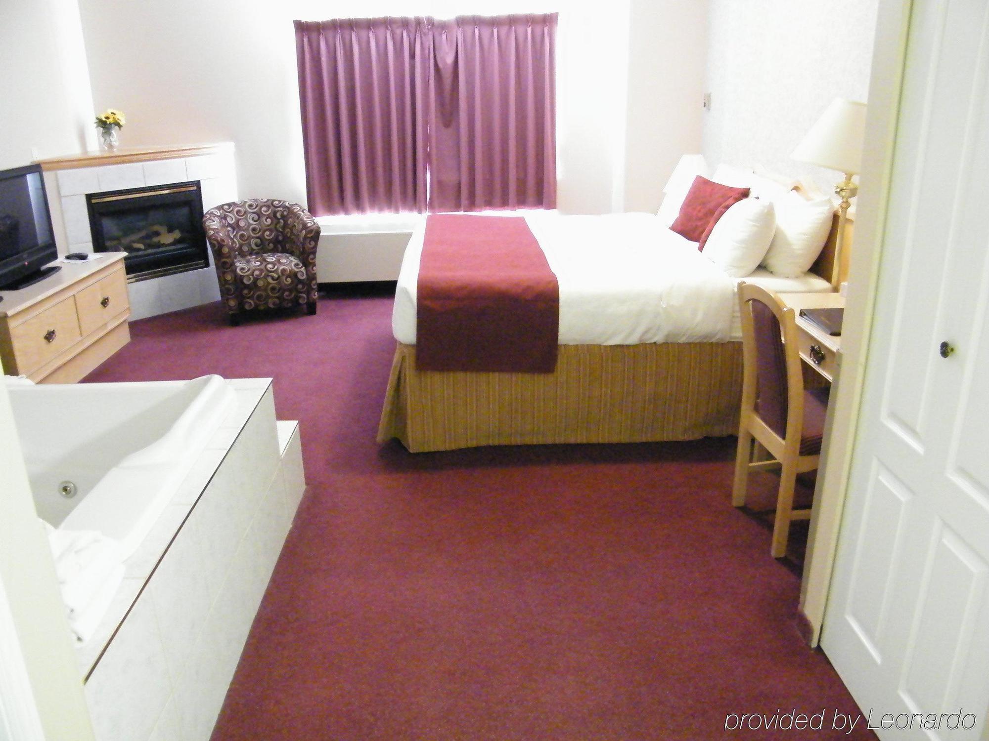 Hotel Ramada Limited 100 Mile House Exterior foto