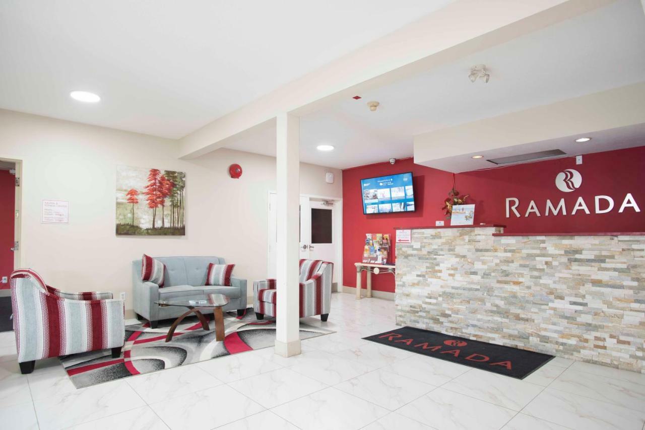 Hotel Ramada Limited 100 Mile House Exterior foto